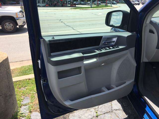 2010 Dodge Grand Caravan SXT 4dr Mini-Van